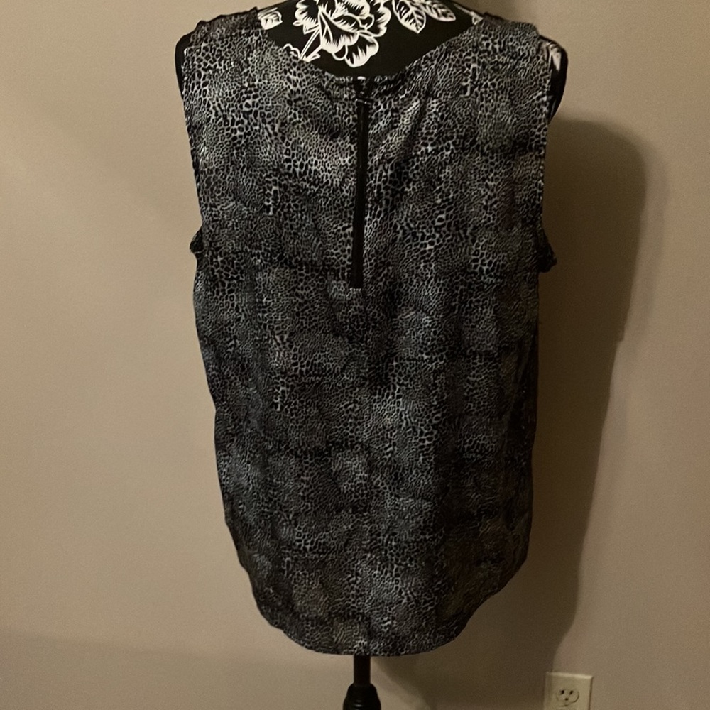 XL DANA BUCHMAN BLACK PATTERNED WITH LACE ZIP BACK TANK TOP - Picture 3 of 6
